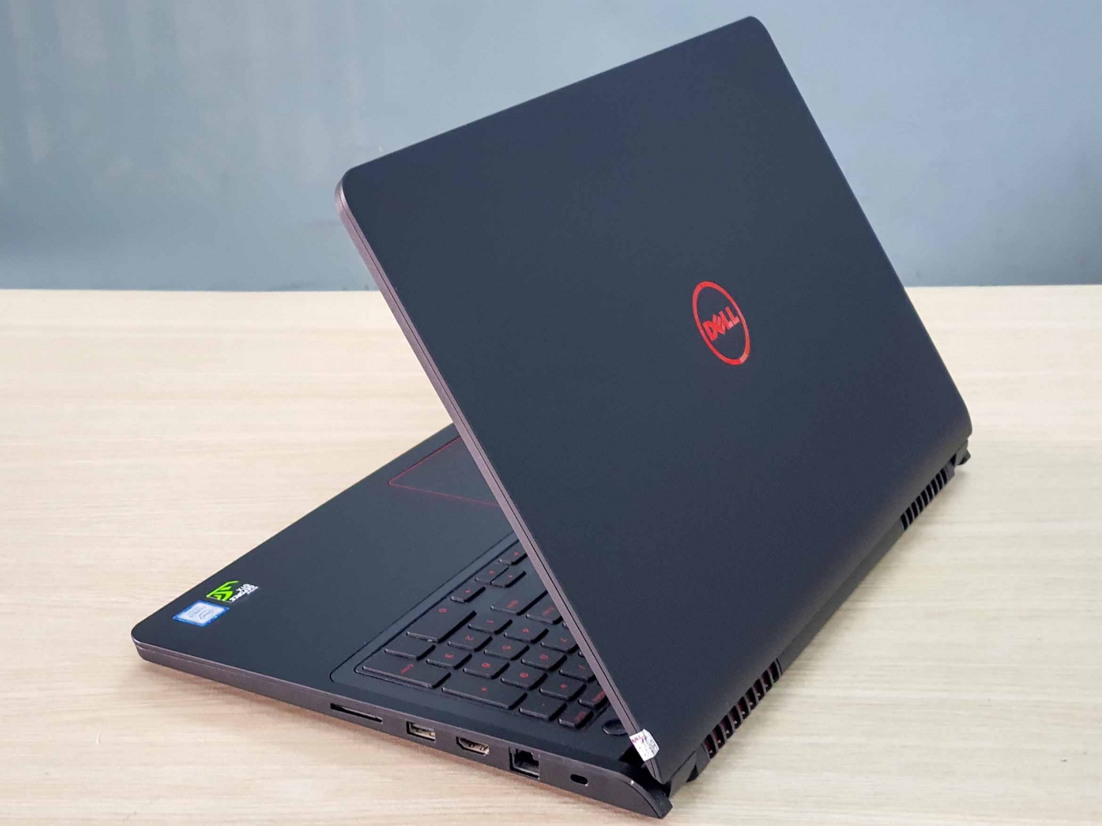 Hình ảnh laptop gaming dell inspiron i7-7700HQ ram 8g ssd 128g vga gtx 1050 màn hình 15.6 inch fhd
